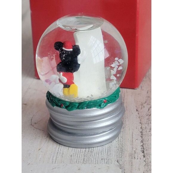 Mickey Mouse mini snow globe 75 years of fun xmas figure - Picture 4 of 6
